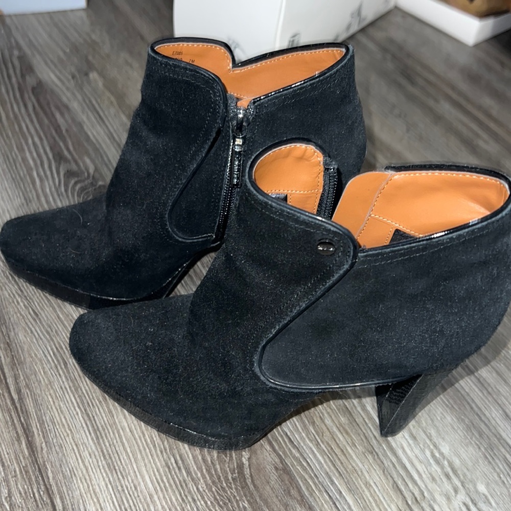 Womens black bootie